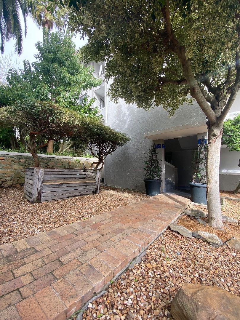 2 Bedroom Property for Sale in Sea Point Western Cape